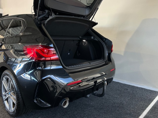 BMW 1-SERIE 118I BNS EDITION M-PAKKET l LED l CAMERA l 17INCH l PDC l , SK Autos, Emmen
