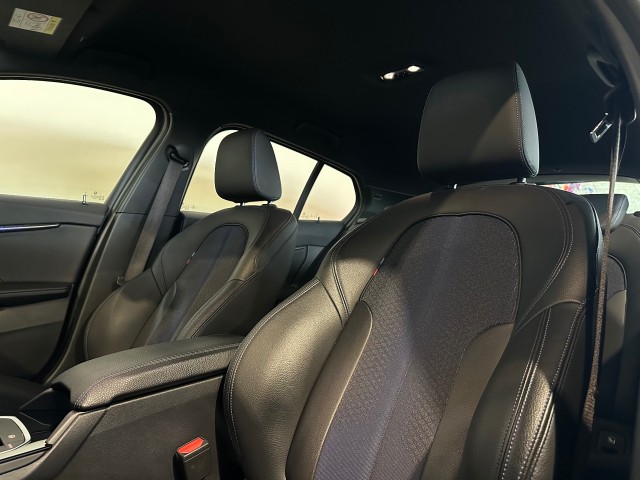 BMW 1-SERIE 118I BNS EDITION M-PAKKET l LED l CAMERA l 17INCH l PDC l , SK Autos, Emmen