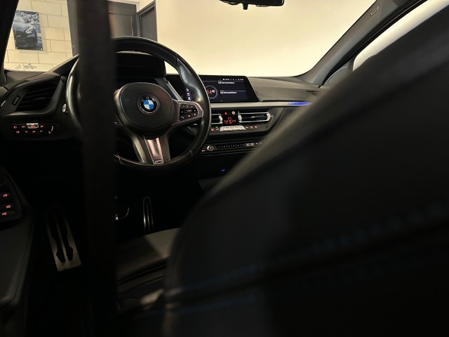 BMW 1-SERIE 118I BNS EDITION M-PAKKET l LED l CAMERA l 17INCH l PDC l , SK Autos, Emmen