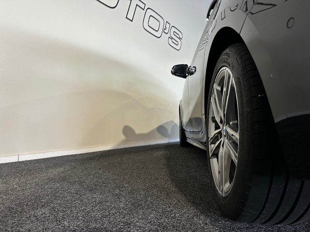 BMW 1-SERIE 118I BNS EDITION M-PAKKET l LED l CAMERA l 17INCH l PDC l , SK Autos, Emmen