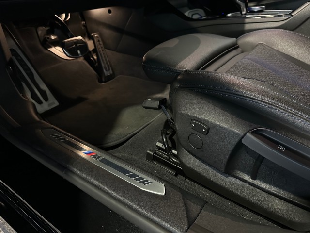 BMW 1-SERIE 118I BNS EDITION M-PAKKET l LED l CAMERA l 17INCH l PDC l , SK Autos, Emmen