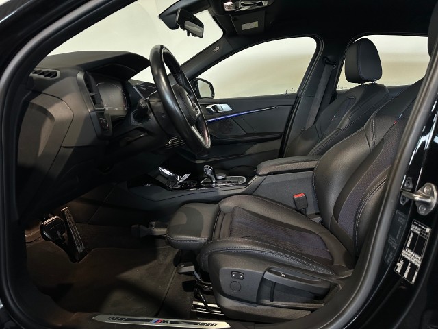 BMW 1-SERIE 118I BNS EDITION M-PAKKET l LED l CAMERA l 17INCH l PDC l , SK Autos, Emmen