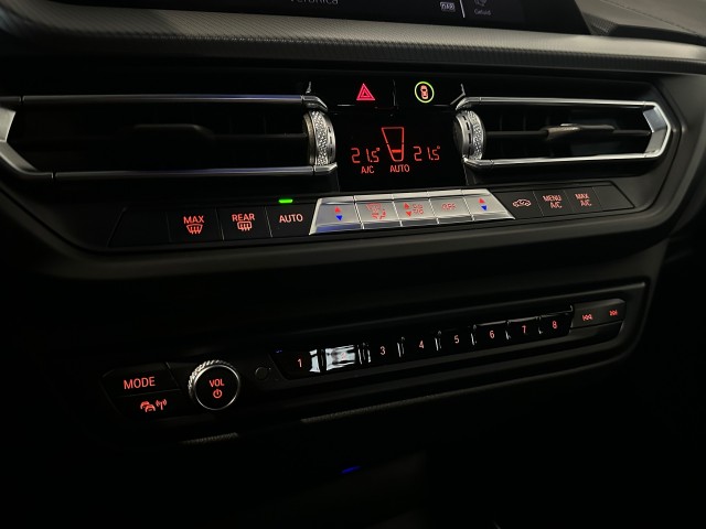 BMW 1-SERIE 118I BNS EDITION M-PAKKET l LED l CAMERA l 17INCH l PDC l , SK Autos, Emmen