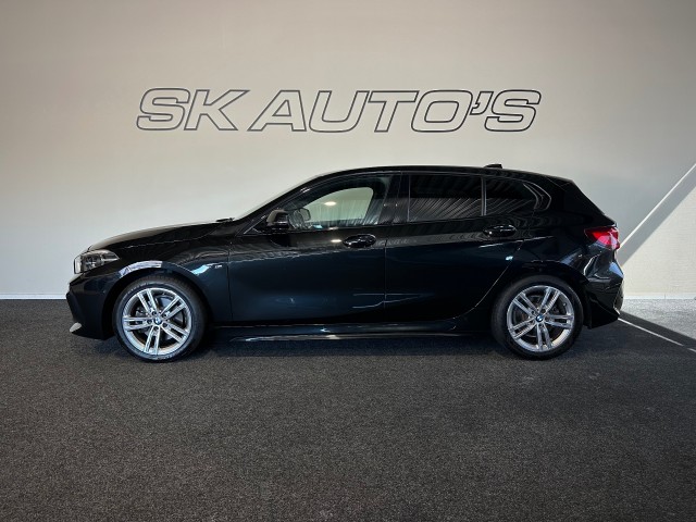 BMW 1-SERIE 118I BNS EDITION M-PAKKET l LED l CAMERA l 17INCH l PDC l , SK Autos, Emmen