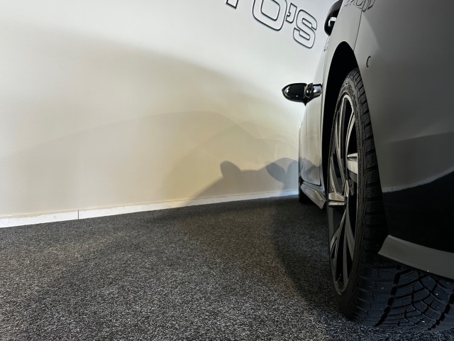 VOLKSWAGEN GOLF 1.5 TSI R-LINE LED l CLIMA l STOEL/STUURVERW l SFEERVER l , SK Autos, Emmen