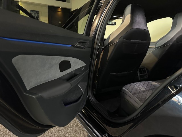 VOLKSWAGEN GOLF 1.5 TSI R-LINE LED l CLIMA l STOEL/STUURVERW l SFEERVER l , SK Autos, Emmen