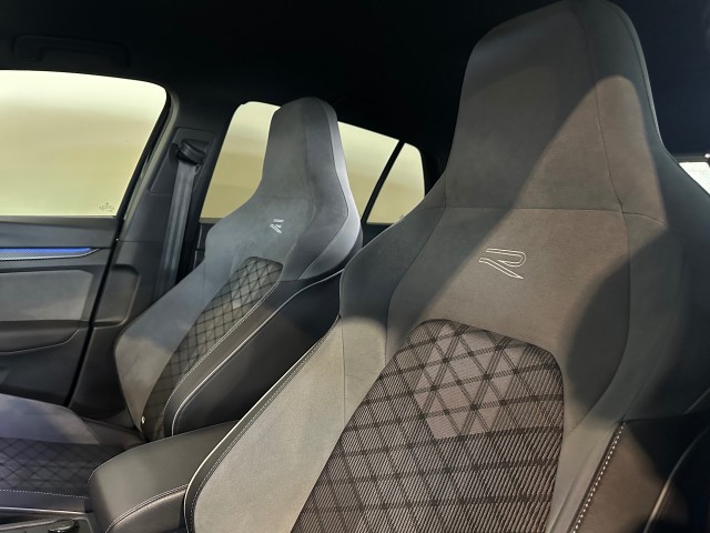 VOLKSWAGEN GOLF 1.5 TSI R-LINE LED l CLIMA l STOEL/STUURVERW l SFEERVER l , SK Autos, Emmen