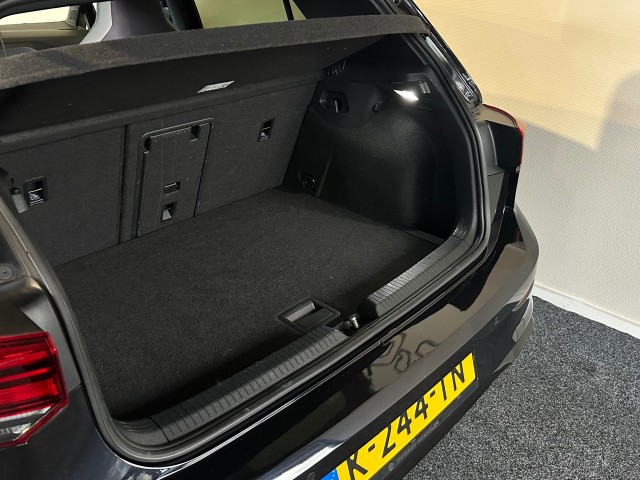 VOLKSWAGEN GOLF 1.5 TSI R-LINE LED l CLIMA l STOEL/STUURVERW l SFEERVER l , SK Autos, Emmen