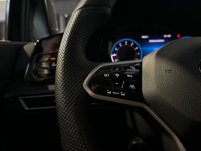 VOLKSWAGEN GOLF 1.5 TSI R-LINE LED l CLIMA l STOEL/STUURVERW l SFEERVER l , SK Autos, Emmen