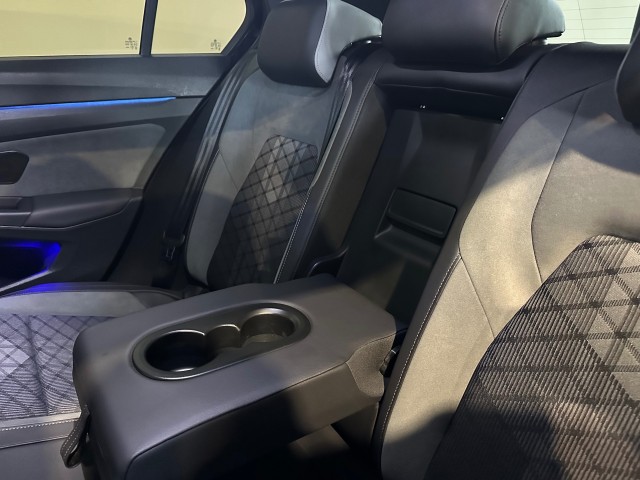 VOLKSWAGEN GOLF 1.5 TSI R-LINE LED l CLIMA l STOEL/STUURVERW l SFEERVER l , SK Autos, Emmen