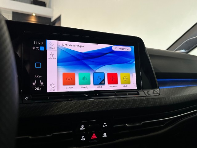 VOLKSWAGEN GOLF 1.5 TSI R-LINE LED l CLIMA l STOEL/STUURVERW l SFEERVER l , SK Autos, Emmen