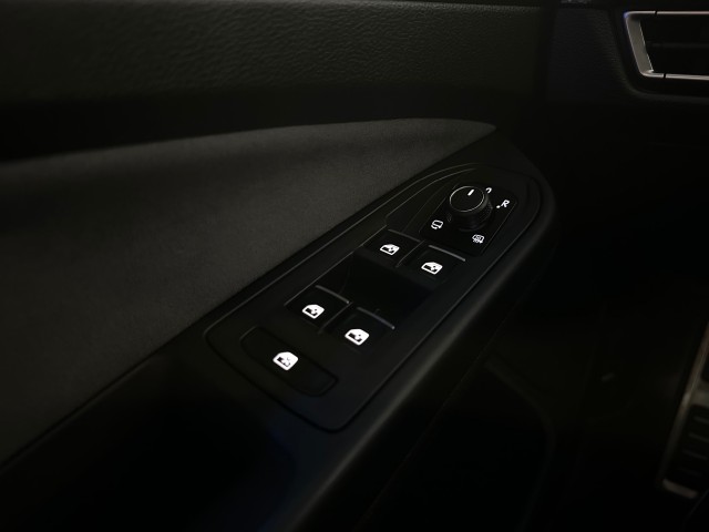 VOLKSWAGEN GOLF 1.5 TSI R-LINE LED l CLIMA l STOEL/STUURVERW l SFEERVER l , SK Autos, Emmen