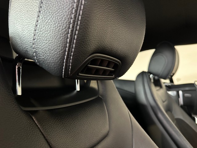 MERCEDES-BENZ C-KLASSE C klasse 300 AMG-Line l AIRSCARF l NAVI l LED l STOELVERW l , SK Autos, Emmen