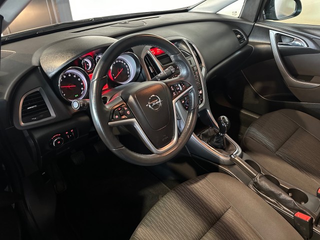OPEL ASTRA 1.4 BERLIN NAP l 1STE EIG l LMV l TREKHAAK l CRUISE l , SK Autos, Emmen