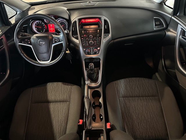 OPEL ASTRA 1.4 BERLIN NAP l 1STE EIG l LMV l TREKHAAK l CRUISE l , SK Autos, Emmen