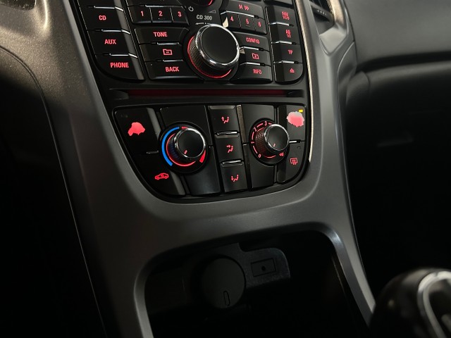 OPEL ASTRA 1.4 BERLIN NAP l 1STE EIG l LMV l TREKHAAK l CRUISE l , SK Autos, Emmen