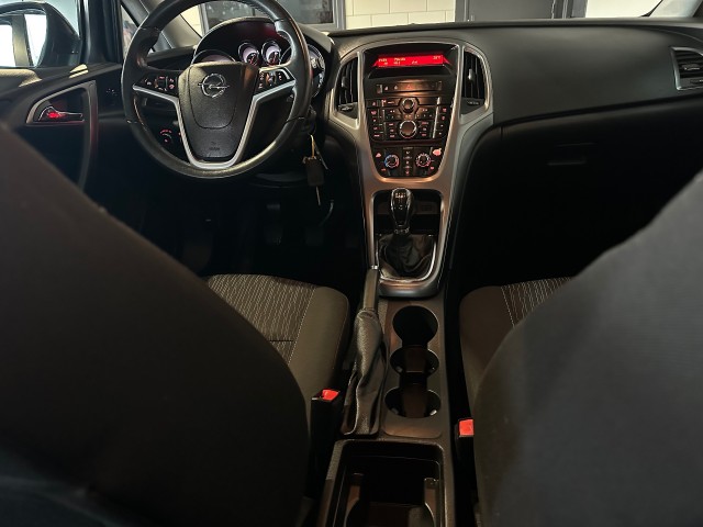 OPEL ASTRA 1.4 BERLIN NAP l 1STE EIG l LMV l TREKHAAK l CRUISE l , SK Autos, Emmen