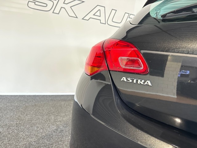 OPEL ASTRA 1.4 BERLIN NAP l 1STE EIG l LMV l TREKHAAK l CRUISE l , SK Autos, Emmen