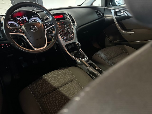 OPEL ASTRA 1.4 BERLIN NAP l 1STE EIG l LMV l TREKHAAK l CRUISE l , SK Autos, Emmen