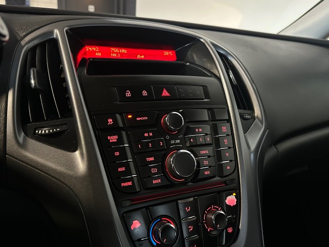 OPEL ASTRA 1.4 BERLIN NAP l 1STE EIG l LMV l TREKHAAK l CRUISE l , SK Autos, Emmen