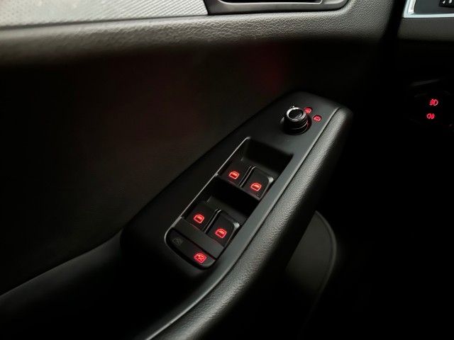 AUDI Q5 2.0 TFSI Q. PL.S XENON l STOELVERW l PDC l CRUISE l , SK Autos, Emmen