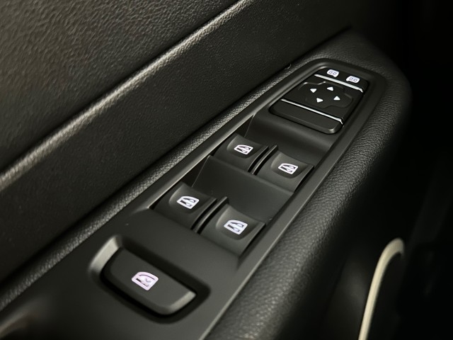 RENAULT CAPTUR 1.2 TCE INTENS AUTOMAAT l PDC l CRUISE l CLIMA l LMV l, SK Autos, Emmen