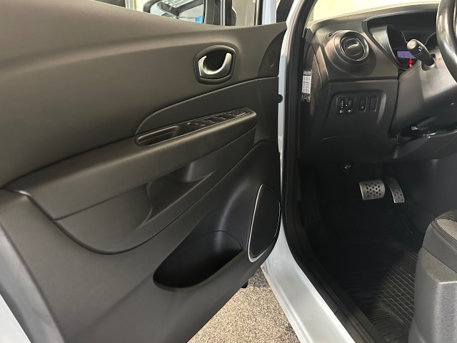 RENAULT CAPTUR 1.2 TCE INTENS AUTOMAAT l LED l KEYLESS l CAMERA l PDC l , SK Autos, Emmen