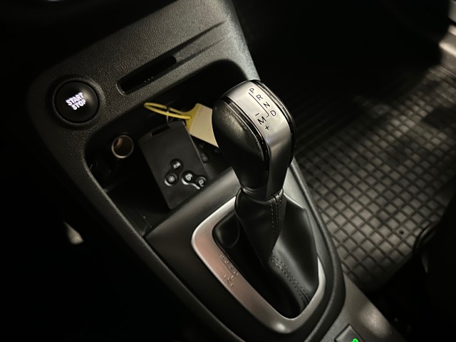 RENAULT CAPTUR 1.2 TCE INTENS AUTOMAAT l LED l KEYLESS l CAMERA l PDC l , SK Autos, Emmen