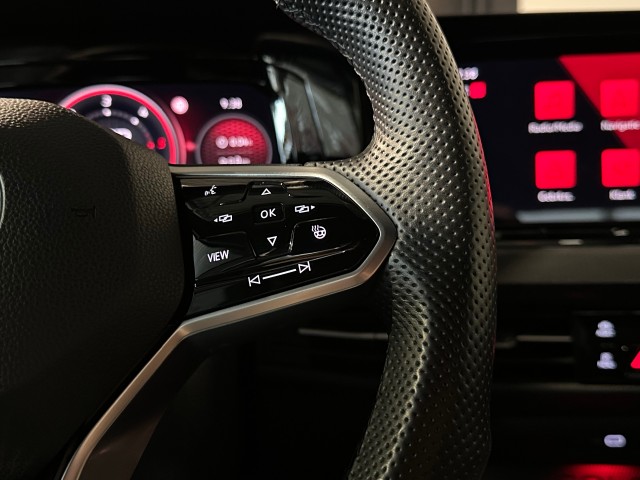 VOLKSWAGEN GOLF 2.0 TDI GTD l 200PK l FULL LED l STOEL+STUURVERW l CARPLAY l SFEERVERL, SK Autos, Emmen