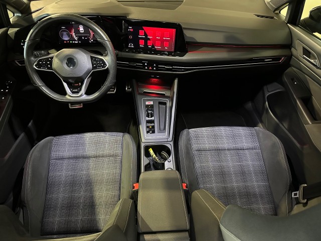 VOLKSWAGEN GOLF 2.0 TDI GTD l 200PK l FULL LED l STOEL+STUURVERW l CARPLAY l SFEERVERL, SK Autos, Emmen