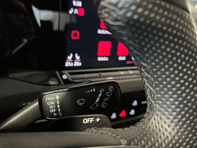 VOLKSWAGEN GOLF 2.0 TDI GTD l 200PK l FULL LED l STOEL+STUURVERW l CARPLAY l SFEERVERL, SK Autos, Emmen