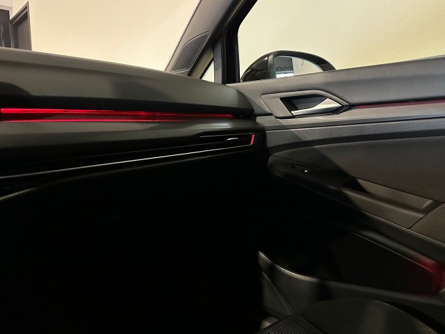 VOLKSWAGEN GOLF 2.0 TDI GTD l 200PK l FULL LED l STOEL+STUURVERW l CARPLAY l SFEERVERL, SK Autos, Emmen