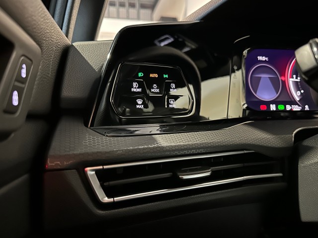 VOLKSWAGEN GOLF 2.0 TDI GTD l 200PK l FULL LED l STOEL+STUURVERW l CARPLAY l SFEERVERL, SK Autos, Emmen