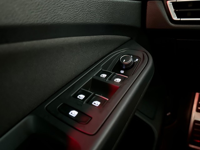 VOLKSWAGEN GOLF 2.0 TDI GTD l 200PK l FULL LED l STOEL+STUURVERW l CARPLAY l SFEERVERL, SK Autos, Emmen