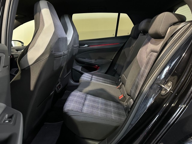 VOLKSWAGEN GOLF 2.0 TDI GTD l 200PK l FULL LED l STOEL+STUURVERW l CARPLAY l SFEERVERL, SK Autos, Emmen