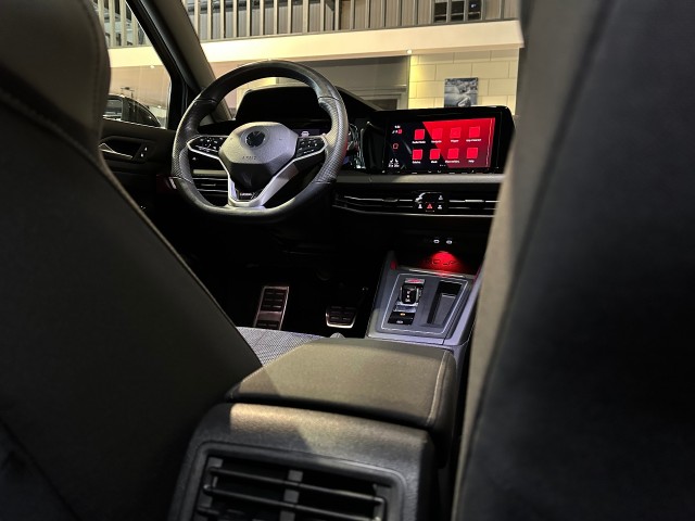 VOLKSWAGEN GOLF 2.0 TDI GTD l 200PK l FULL LED l STOEL+STUURVERW l CARPLAY l SFEERVERL, SK Autos, Emmen