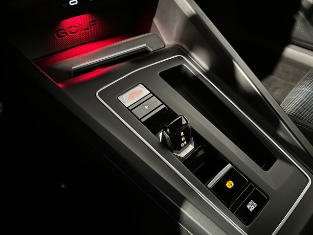 VOLKSWAGEN GOLF 2.0 TDI GTD l 200PK l FULL LED l STOEL+STUURVERW l CARPLAY l SFEERVERL, SK Autos, Emmen