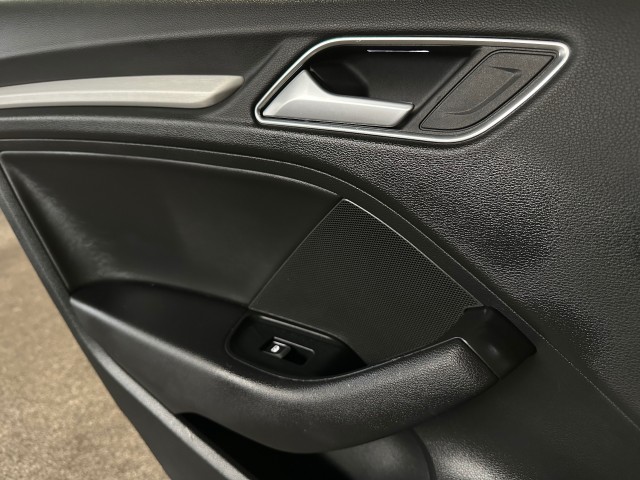 AUDI A3 1.5 TFSI COD SP.SL.E l LED l CRUISE l AUTOMAAT l LMV l S-LINE l , SK Autos, Emmen