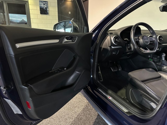 AUDI A3 1.5 TFSI COD SP.SL.E l LED l CRUISE l AUTOMAAT l LMV l S-LINE l , SK Autos, Emmen