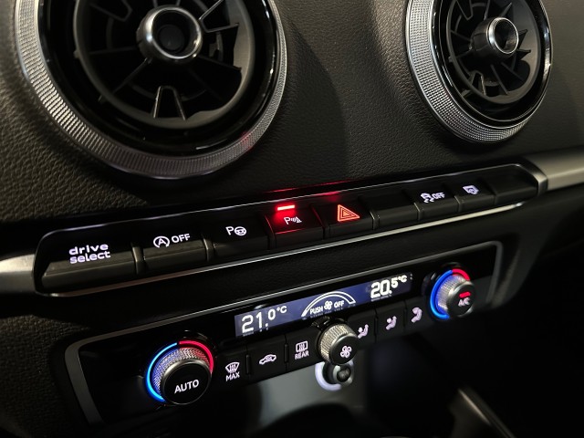 AUDI A3 1.5 TFSI COD SP.SL.E l LED l CRUISE l AUTOMAAT l LMV l S-LINE l , SK Autos, Emmen