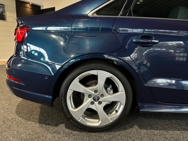 AUDI A3 1.5 TFSI COD SP.SL.E l LED l CRUISE l AUTOMAAT l LMV l S-LINE l , SK Autos, Emmen