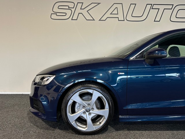 AUDI A3 1.5 TFSI COD SP.SL.E l LED l CRUISE l AUTOMAAT l LMV l S-LINE l , SK Autos, Emmen