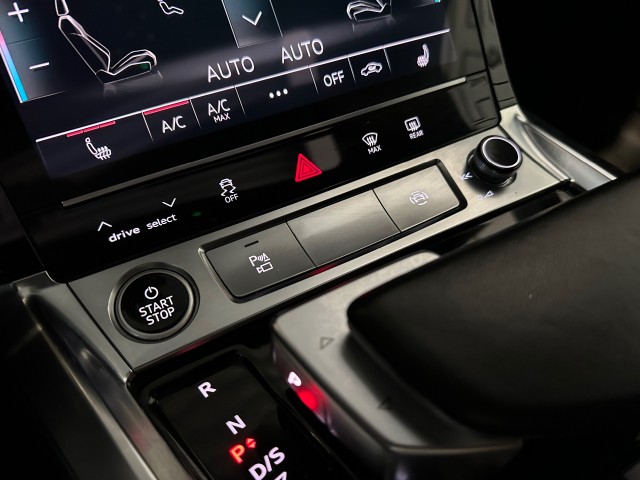 AUDI E-TRON 50 QUATTRO BNS ED+ NAP l PANO l CAMERA l STOELVERW l VIRTUEL l 313PK l , SK Autos, Emmen