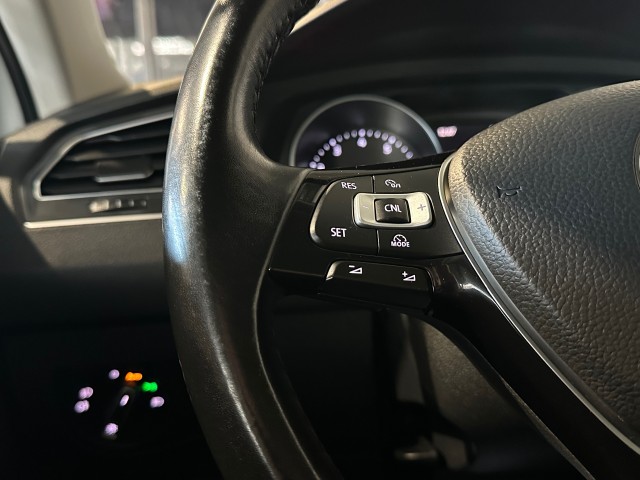 VOLKSWAGEN TIGUAN 1.4 TSI ACT HIGHL. R-LINE l CRUISE l LMV l CARPLAY l AUTOMAAT l , SK Autos, Emmen