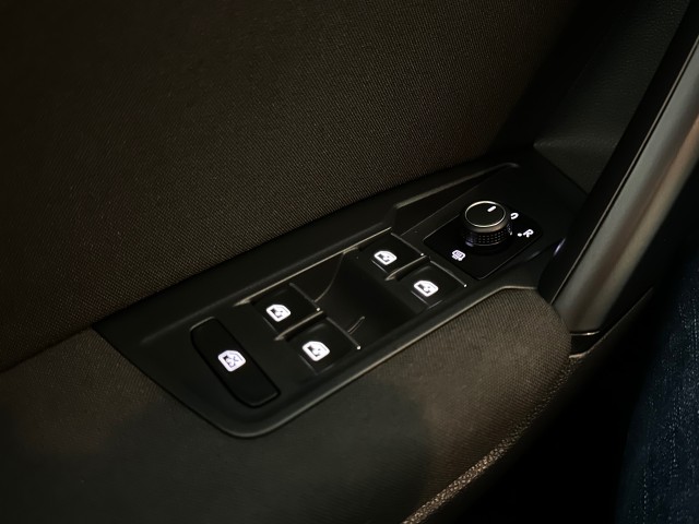 VOLKSWAGEN TIGUAN 1.4 TSI ACT HIGHL. R-LINE l CRUISE l LMV l CARPLAY l AUTOMAAT l , SK Autos, Emmen