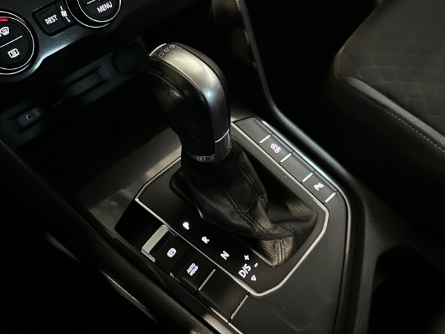 VOLKSWAGEN TIGUAN 1.4 TSI ACT HIGHL. R-LINE l CRUISE l LMV l CARPLAY l AUTOMAAT l , SK Autos, Emmen