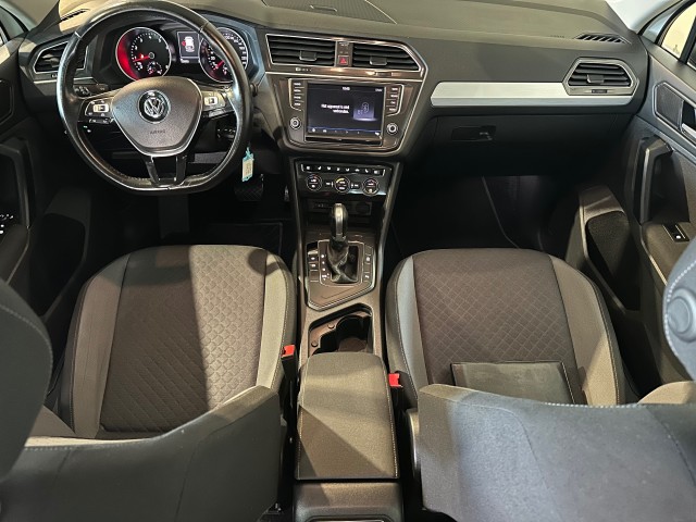 VOLKSWAGEN TIGUAN 1.4 TSI ACT HIGHL. R-LINE l CRUISE l LMV l CARPLAY l AUTOMAAT l , SK Autos, Emmen