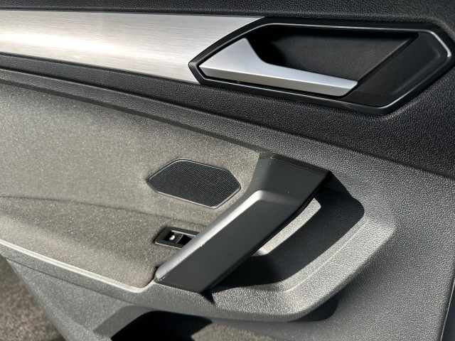 VOLKSWAGEN TIGUAN 1.4 TSI ACT HIGHL. R-LINE l CRUISE l LMV l CARPLAY l AUTOMAAT l , SK Autos, Emmen