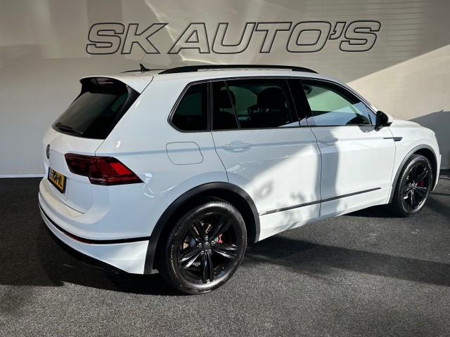 VOLKSWAGEN TIGUAN 1.4 TSI ACT HIGHL. R-LINE l CRUISE l LMV l CARPLAY l AUTOMAAT l , SK Autos, Emmen