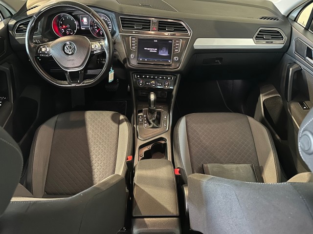 VOLKSWAGEN TIGUAN 1.4 TSI ACT HIGHL. R-LINE l CRUISE l LMV l CARPLAY l AUTOMAAT l , SK Autos, Emmen